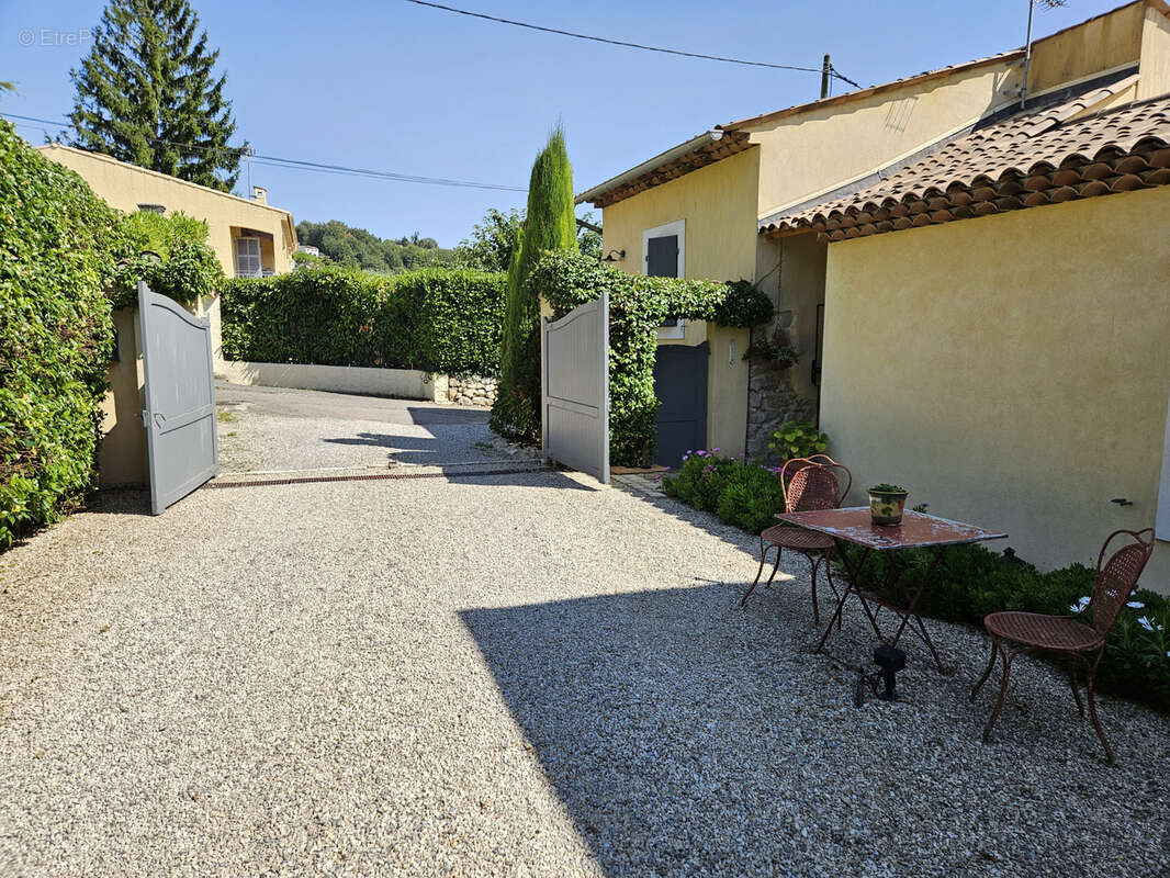 Maison à SAINT-JEANNET