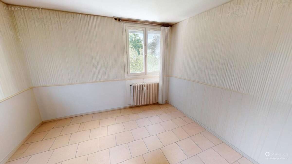 Maison à SAINT-JEAN-DE-BRAYE