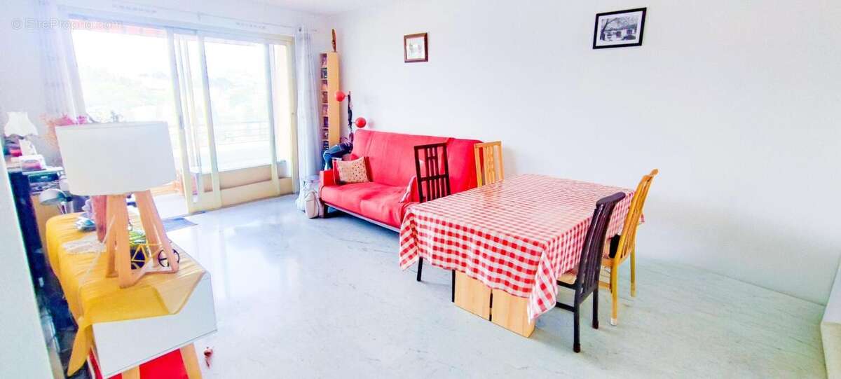 Appartement à LE CANNET