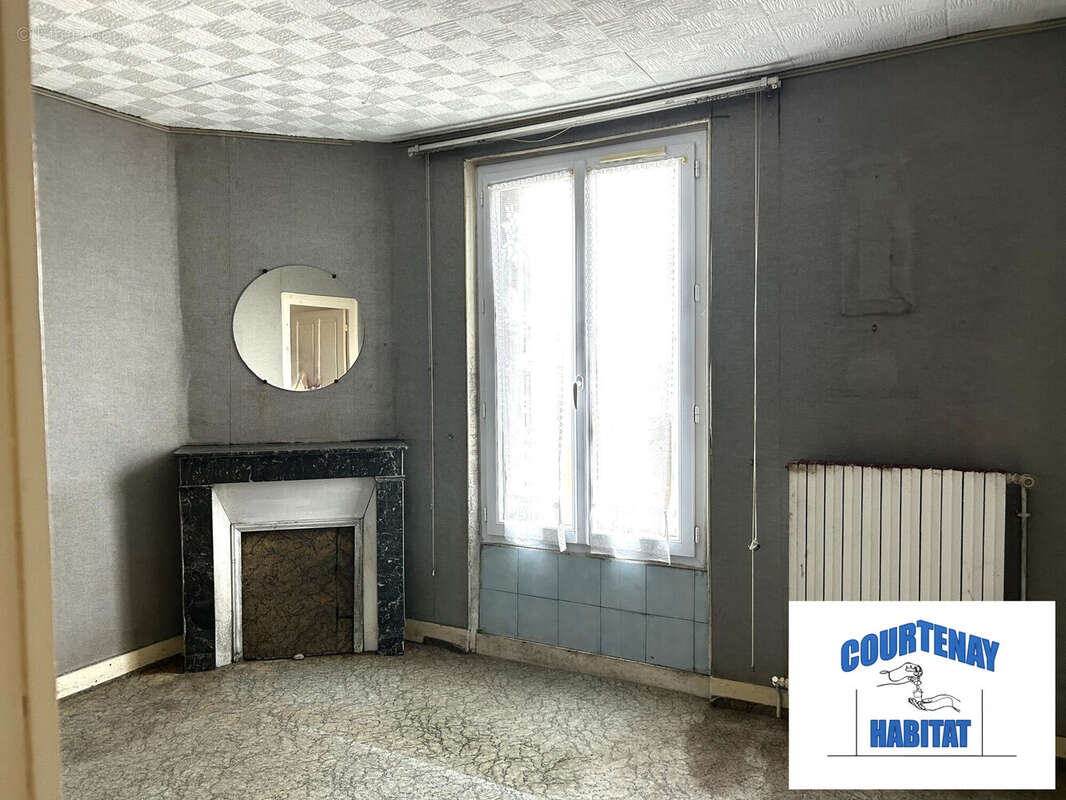 Maison à COURTENAY