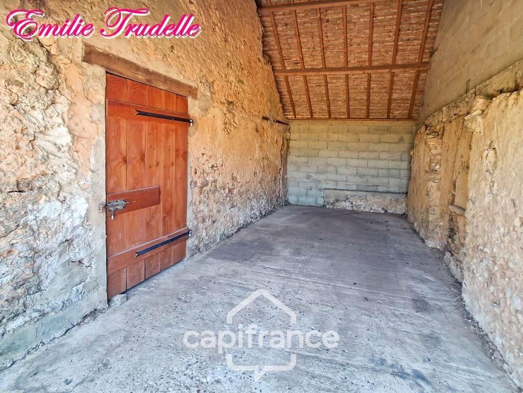  Longère de caractère du XVe siècle à vendre 5 pièces NUILLE LE JALAIS (72)  – 105 m²- 3ch – Terrain de 1 823 m² - photo 23
