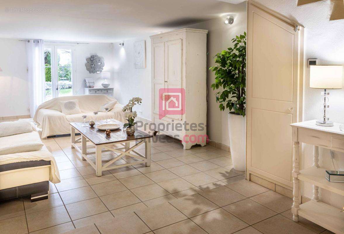 Maison à JONQUIERES