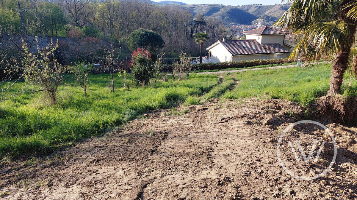 Terrain à SAINT-CLAIR-DU-RHONE