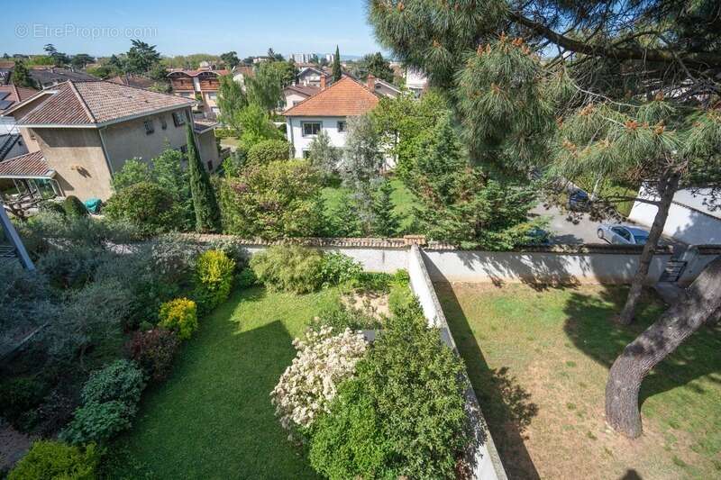 Appartement à BRON