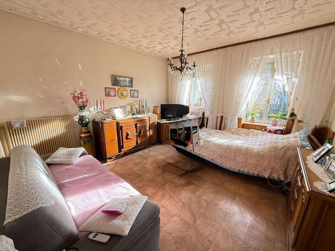 Maison à SAINTE-MARIE-AUX-CHENES