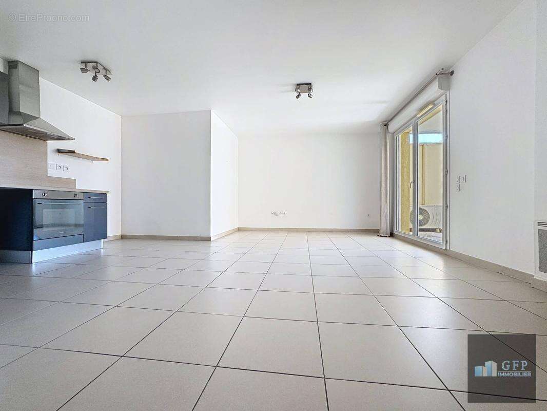 Appartement à BORMES-LES-MIMOSAS