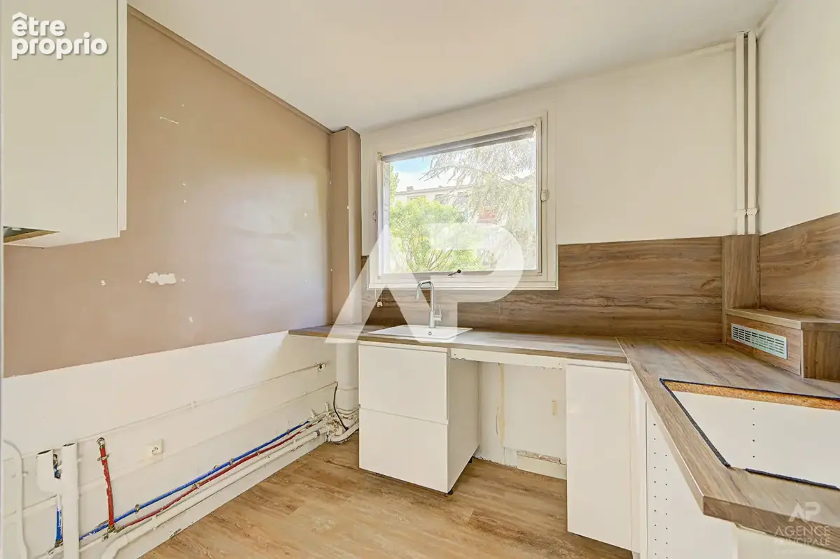 Appartement Rueil Malmaison 3 pièce(s) 60.27 m2 - photo 2