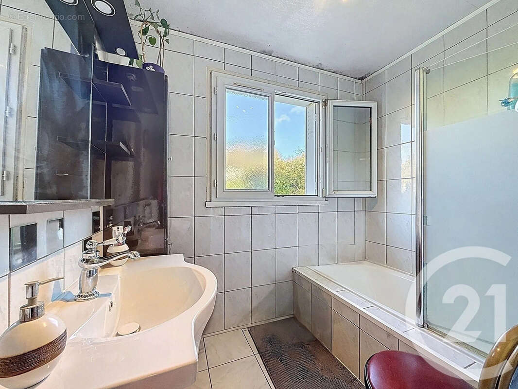 Maison à MALAY-LE-PETIT