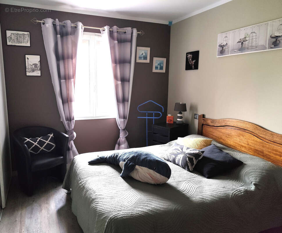 Maison à JONQUIERES-SAINT-VINCENT