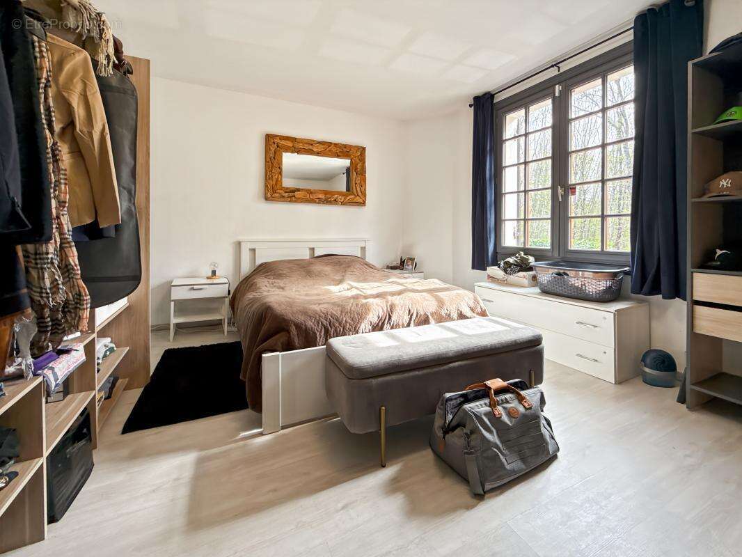  À VENDRE – DOUZILLAC (24190) Maison rénovée avec piscine – 156 m² habitables – Terrain clos de 1 326 m² – 195 000€ FAI - photo 15