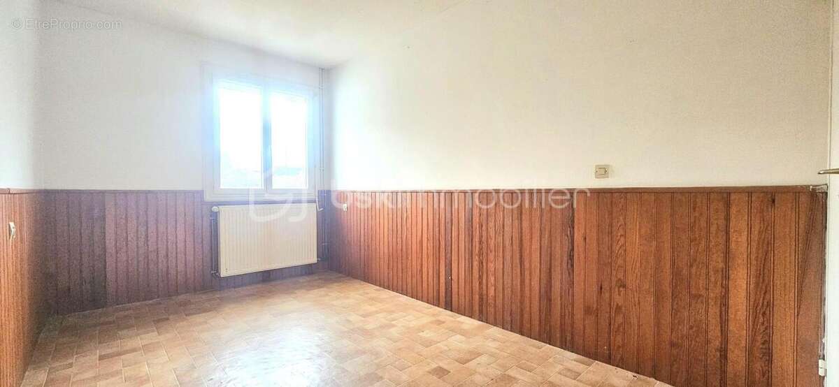 GIEN - Pavillon de plain-pied avec grand jardin clos de 1 068 m² - potentiel à exploiter - photo 16