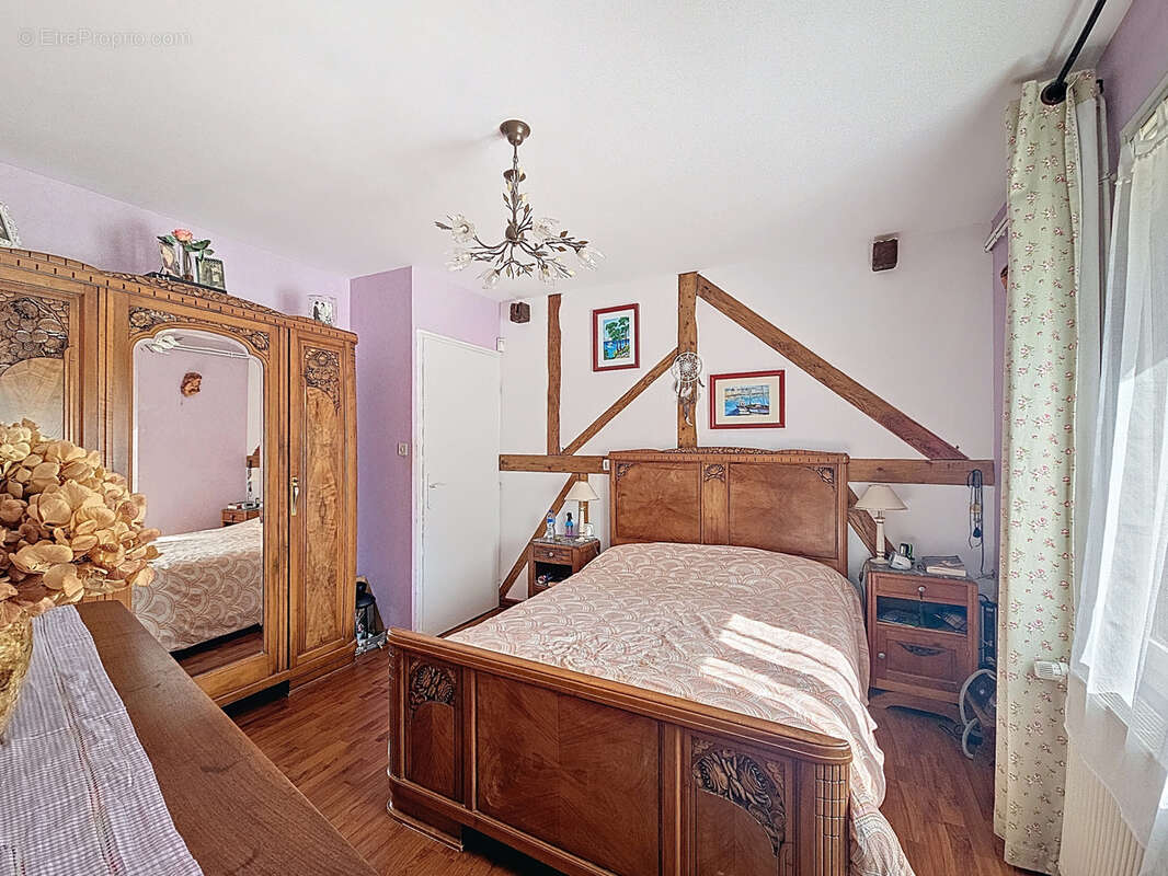 Maison à CURCIAT-DONGALON