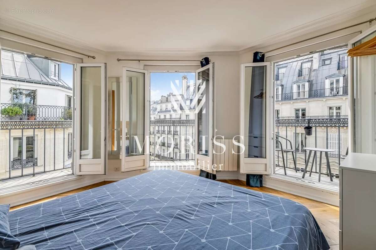 Appartement à PARIS-1E