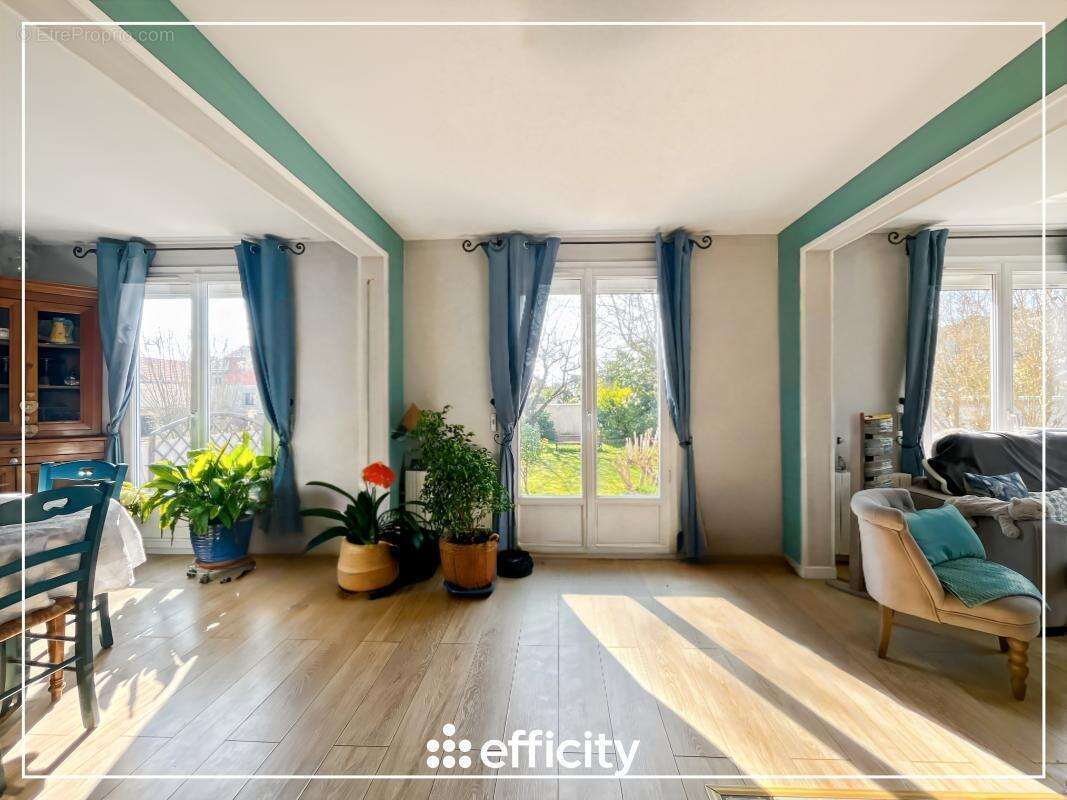 Maison à BRIE-COMTE-ROBERT