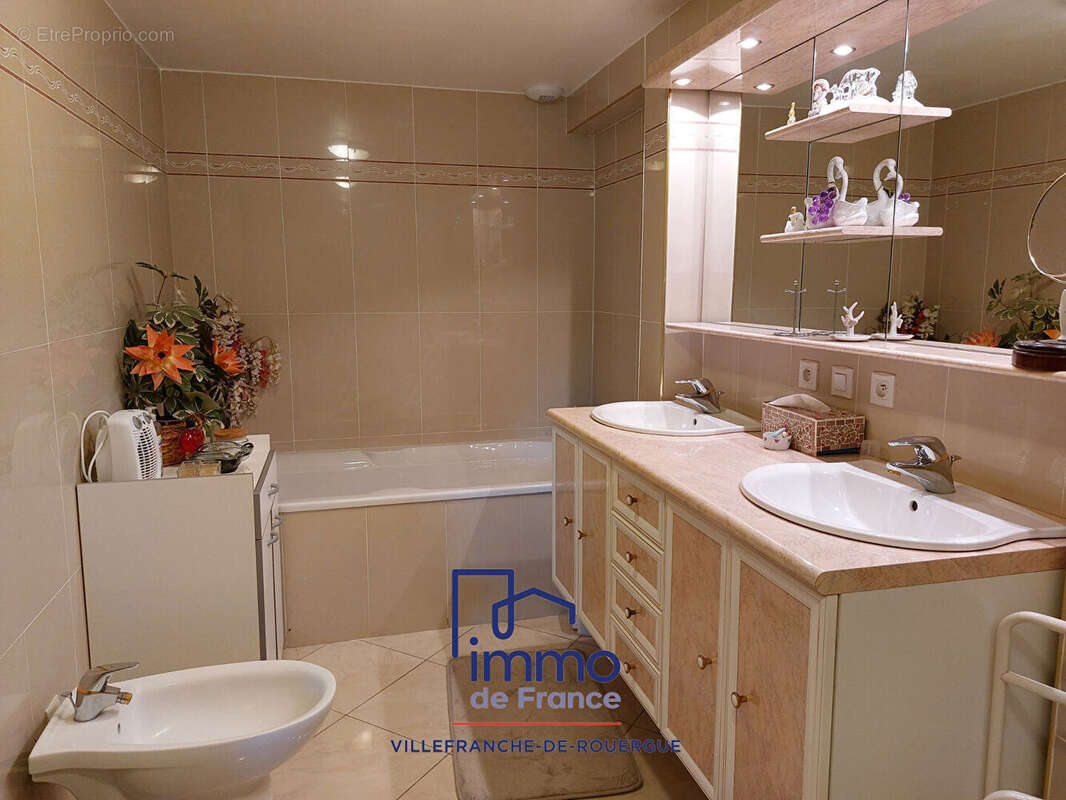 Maison à VILLEFRANCHE-DE-ROUERGUE