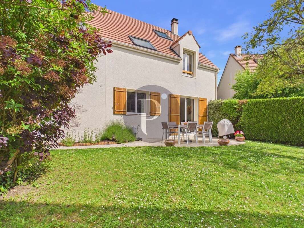 Maison à VERRIERES-LE-BUISSON