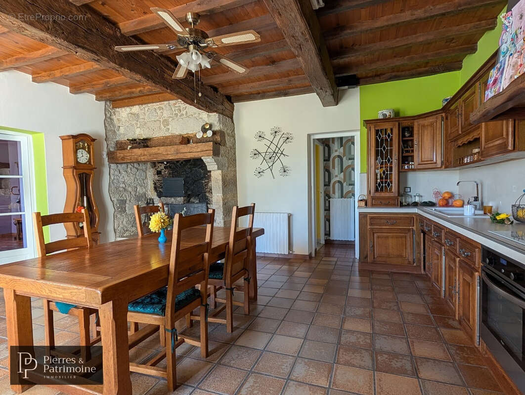 Maison à MONCRABEAU