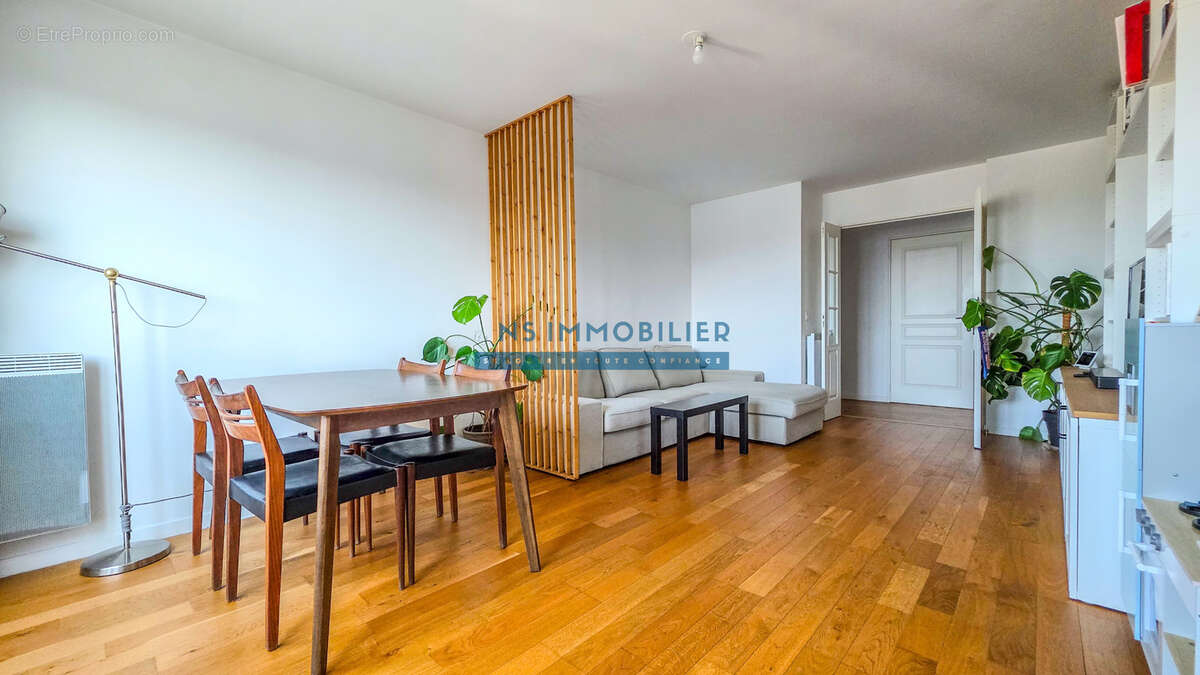 Appartement à SARTROUVILLE