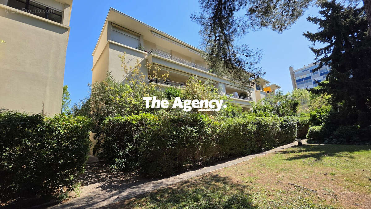 Appartement à MARSEILLE-9E