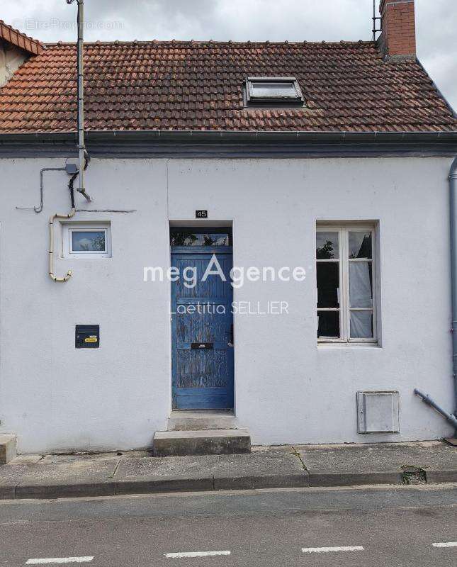Maison à rénover avec terrasse à Montluçon - photo 2
