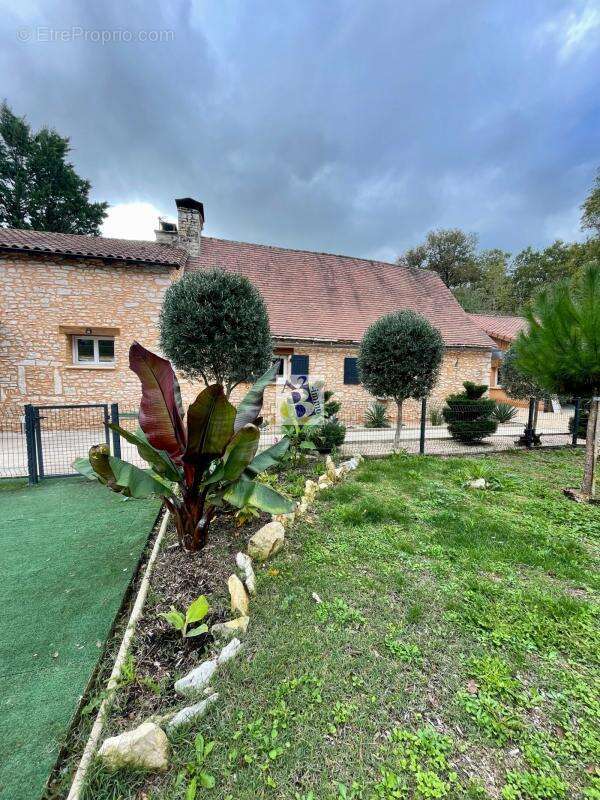 Maison à SAVIGNAC-LES-EGLISES
