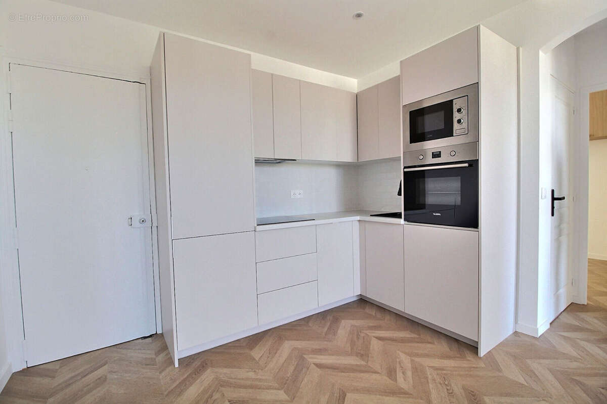 Appartement à COURBEVOIE