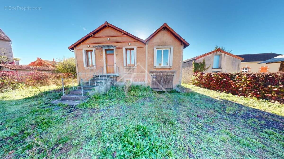 Maison à SAINT-BONNET-DE-ROCHEFORT