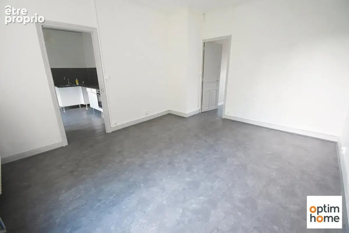Maison bourgeoise individuelle - 5 chambres - 2 salles de bain - bureau - garage - terrain - photo 21