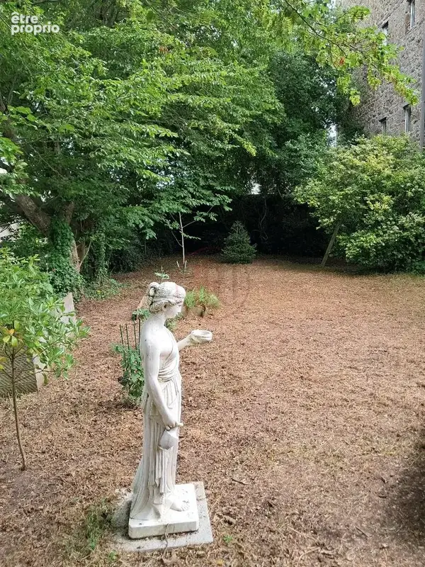 Appartement d'habitation et nombreuses dépendances. - photo 5