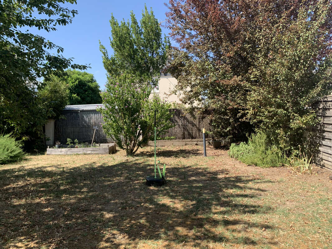 Maison à NAZELLES-NEGRON