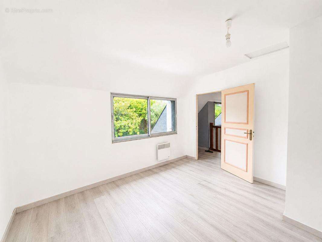 Magnifique propriété de 218 m² sur parc arboré de 3 748 m² avec hangar de 256 m² - photo 12