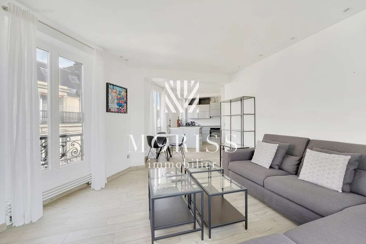 Appartement à PARIS-17E