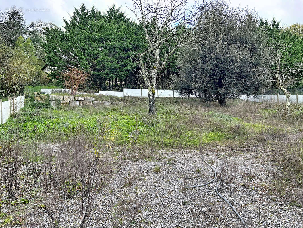 Maison à LISSAC-SUR-COUZE