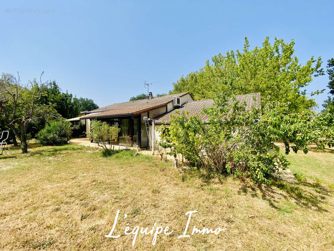 Maison T4 sur terrain arboré avec piscine et garage - photo 4