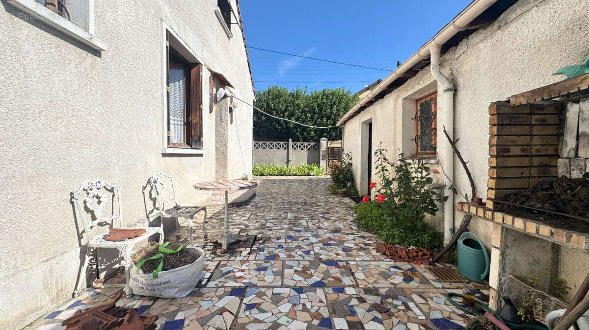 Maison à CORBEIL-ESSONNES