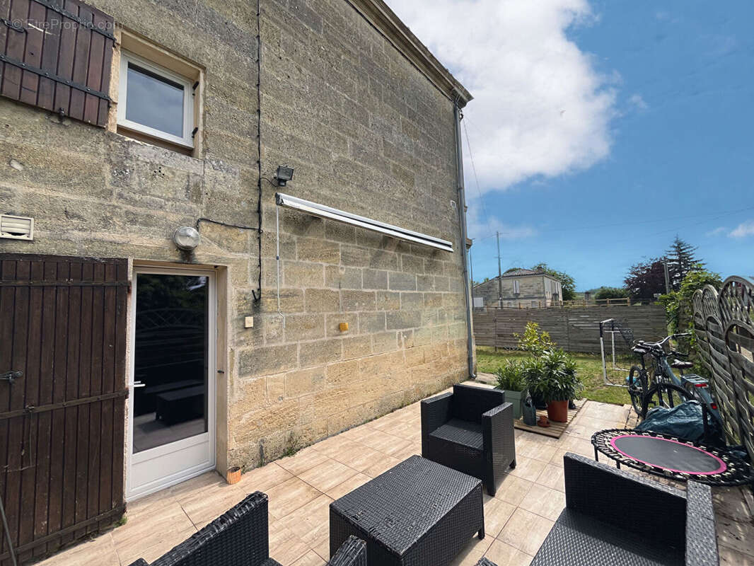 Maison à AMBARES-ET-LAGRAVE