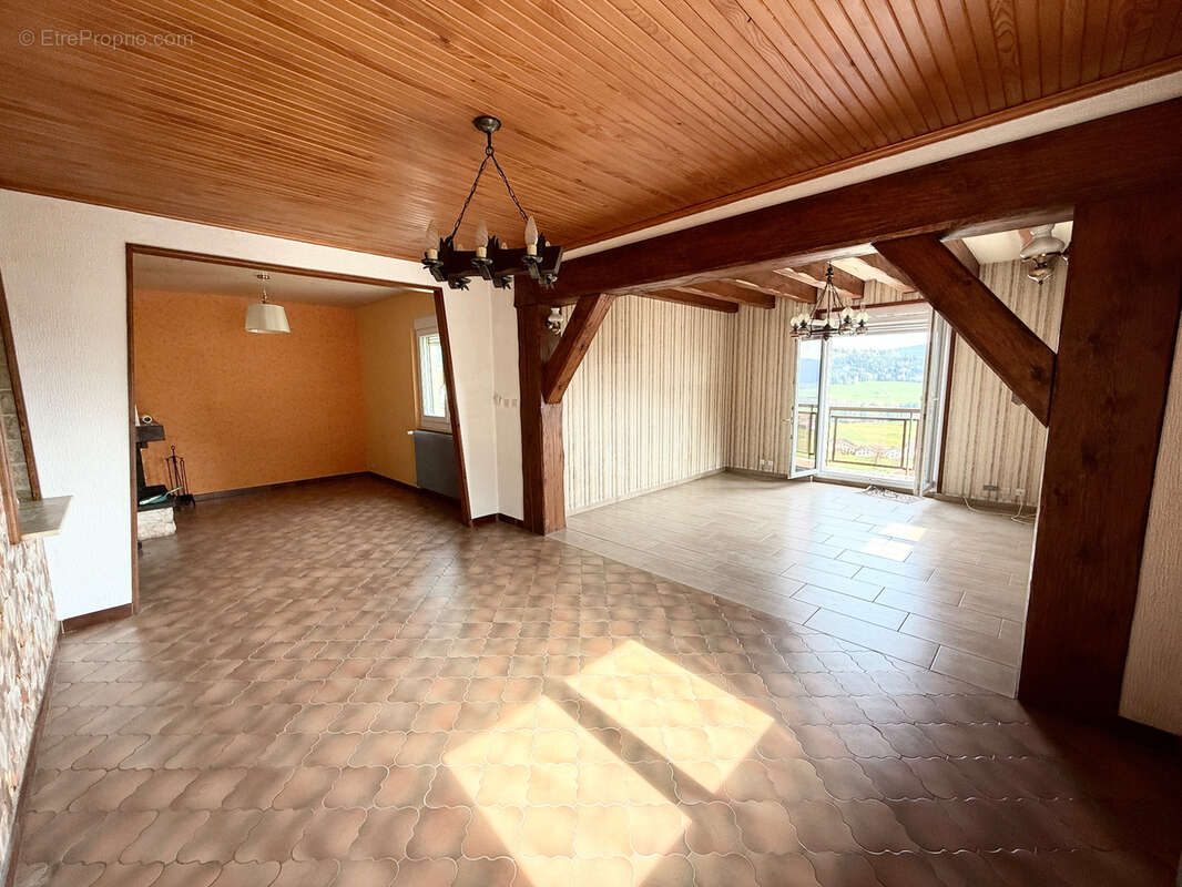 Maison 170 m² à Les Fins  - photo 4