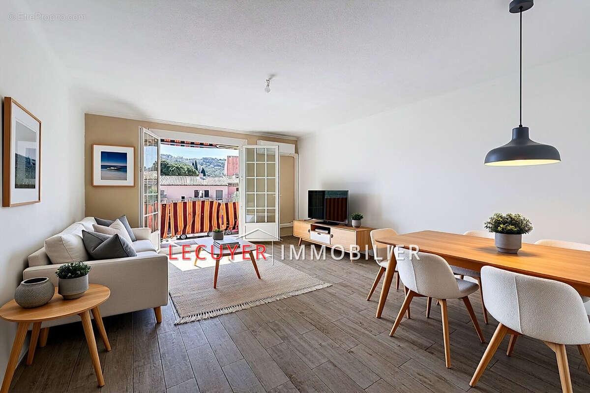 Appartement à VALLAURIS