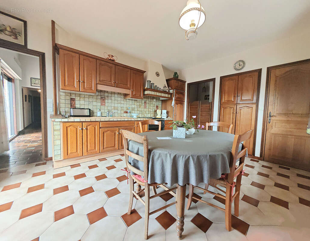 Maison à SAINT-MARTIN-DE-FONTENAY