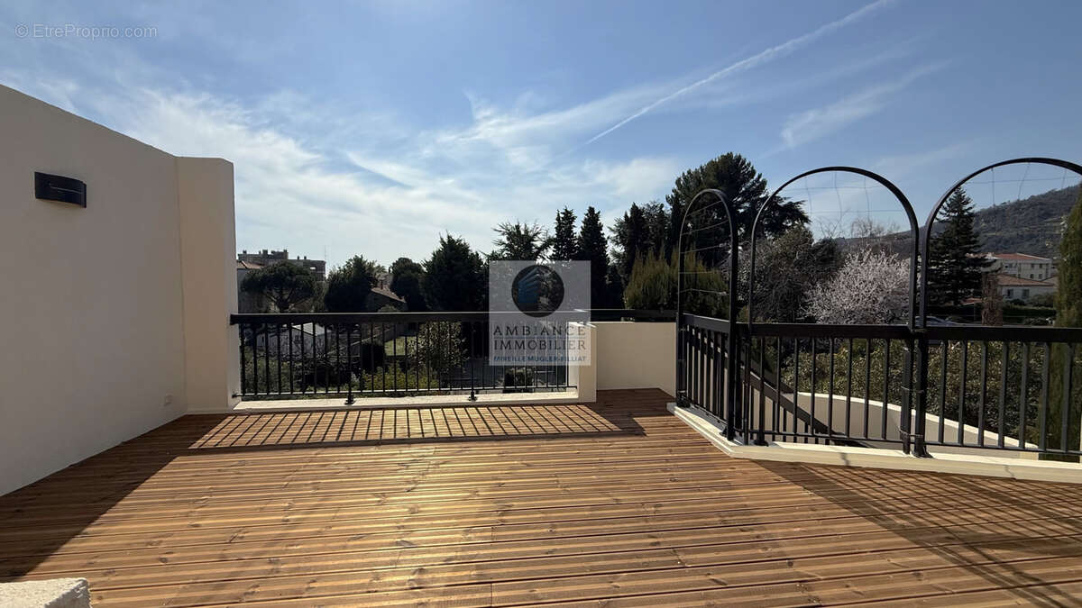 Maison à TOURNON-SUR-RHONE