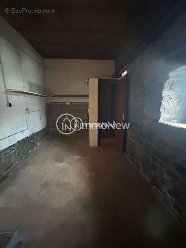 Maison mitoyenne a renover de 84m2 sur 1232m2 de terrain - photo 11
