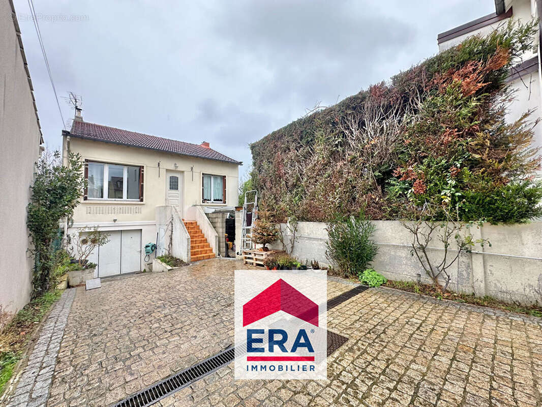 Maison à SARTROUVILLE