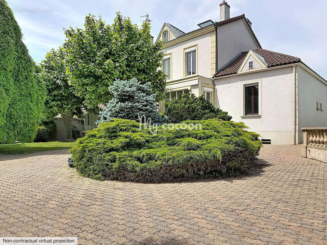 Maison à MIRIBEL
