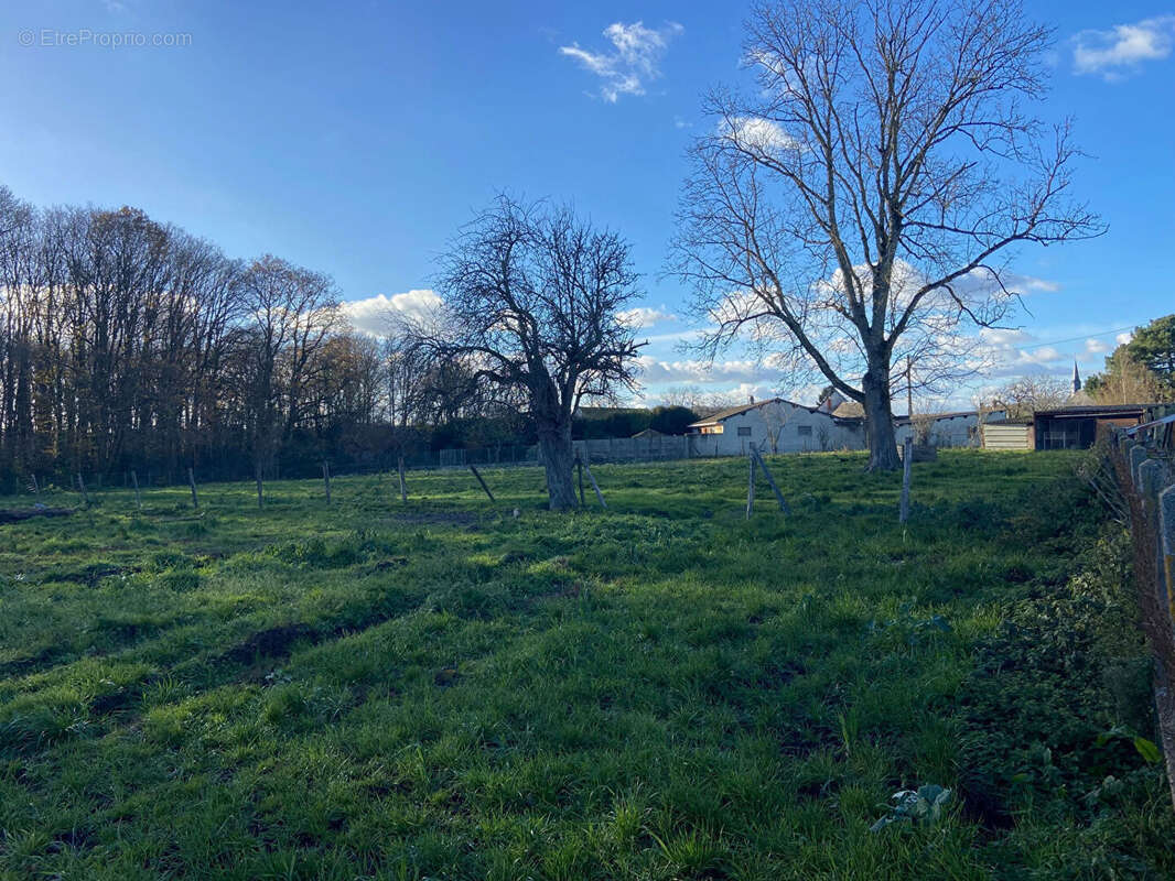 Maison à LES CORVEES-LES-YYS