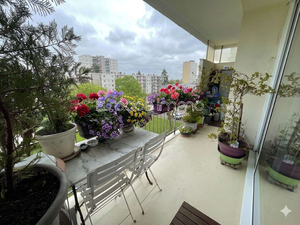 Appartement à MONT-SAINT-AIGNAN