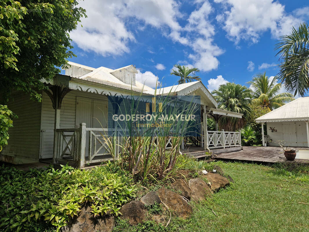 Villa et son bungalow à vendre en exclusivité à Ste ROSE - photo 3