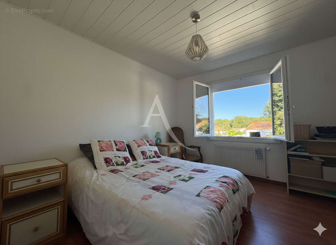 Maison à SAINT-MAIXENT-SUR-VIE