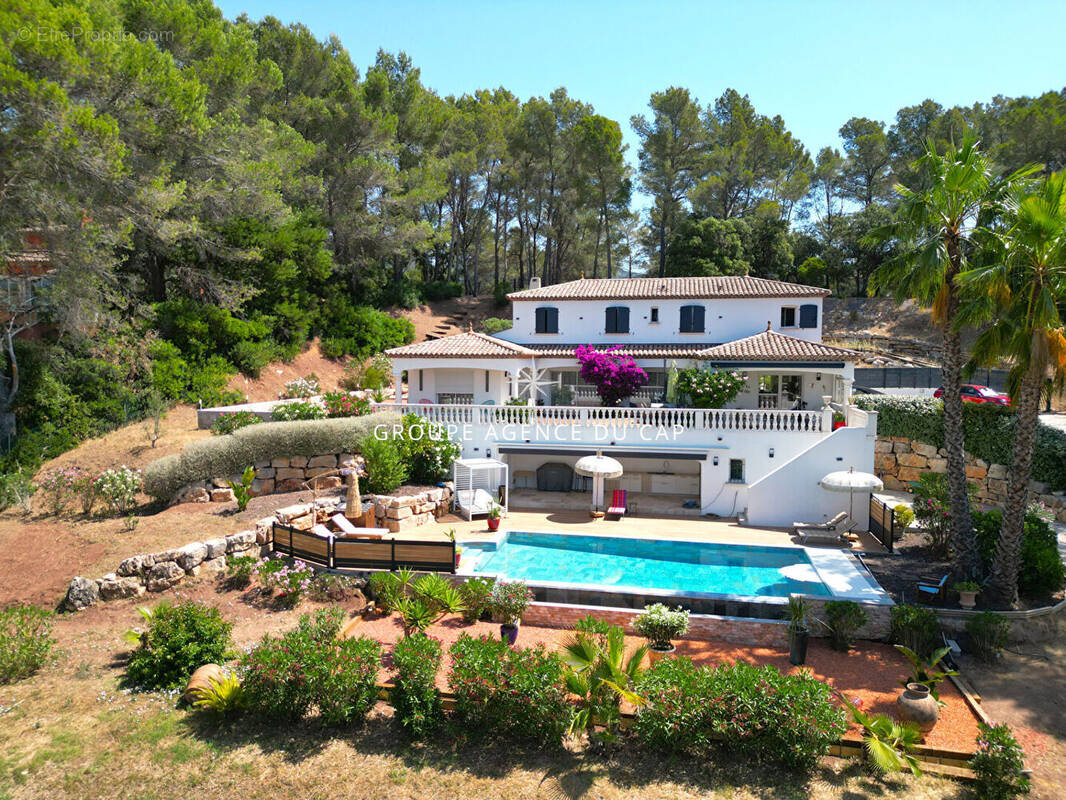 Maison à PUGET-SUR-ARGENS