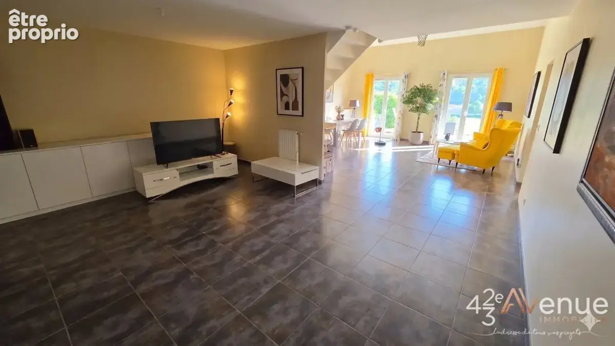 Maison 5 pièces 200 m² à vendre à Saint-Genest-Lerpt (42530) - photo 5