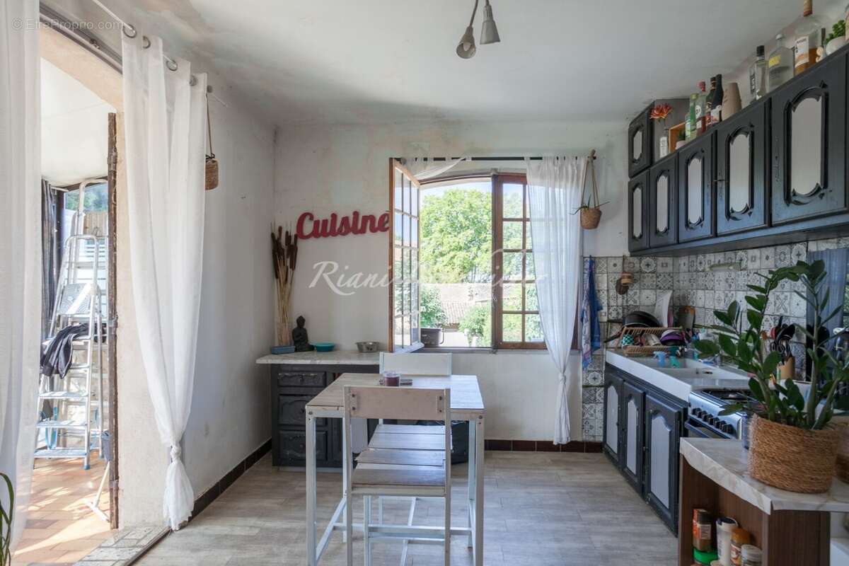 Maison à ROBION